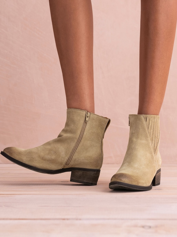 Celtic & Co. Western Ankle Green Boots - Image 7 of 7