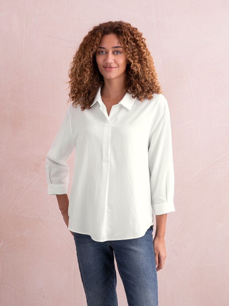 بلوزة مريحة كتان Blend من Celtic & Co. - صورة 2 من 7 بلوزة مريحة كتان Blend من Celtic & Co. - صورة 2 من 7