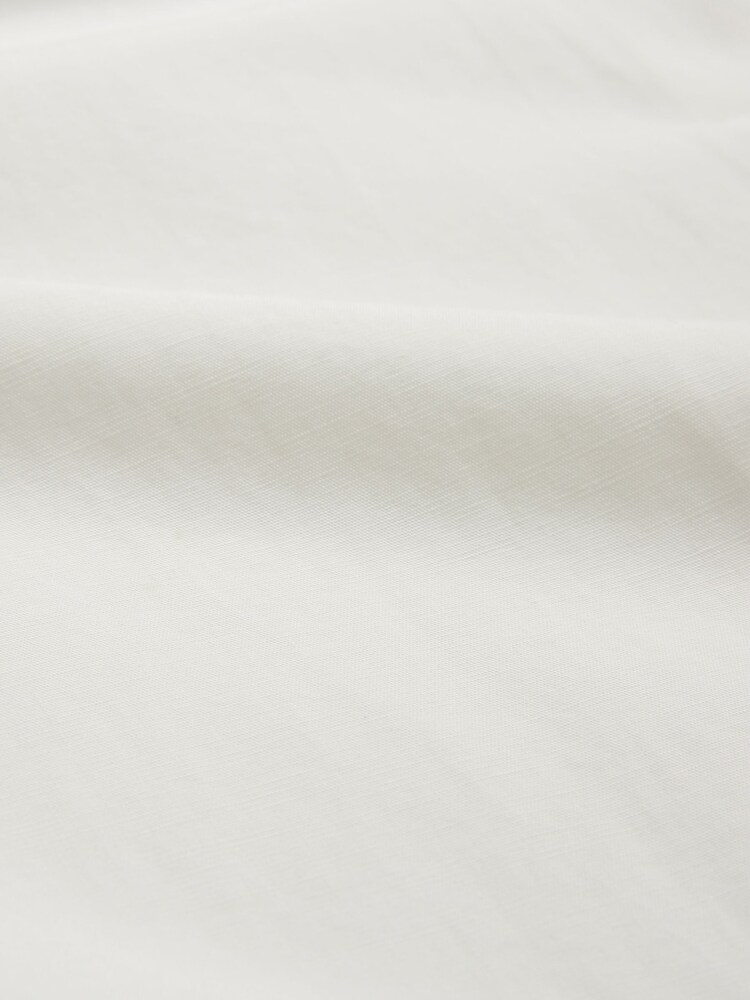 بلوزة مريحة كتان Blend من Celtic & Co. - صورة 7 من 7 بلوزة مريحة كتان Blend من Celtic & Co. - صورة 7 من 7