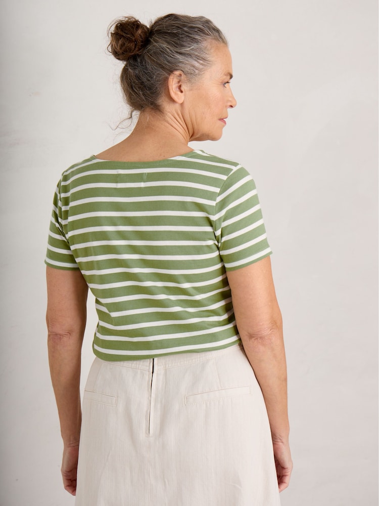 Grün - Seasalt Cornwall Sailor Gestreiftes T-Shirt - Bild 2 von 5