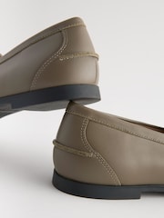 Kaki zelena - Usnje Forever Comfort® Slim Hardware mokasini - Slika 10 iz 11