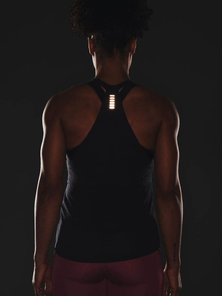 Under Armour Streaker Running Vest - Image 4 of 4 Under Armour Streaker Running Vest - Image 4 of 4