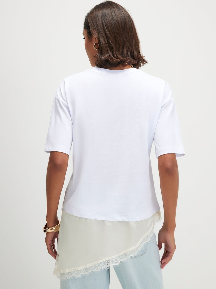 River Island White Cotton Lace Hem Asymmetric T-Shirt - Image 2 of 4 River Island White Cotton Lace Hem Asymmetric T-Shirt - Image 2 of 4