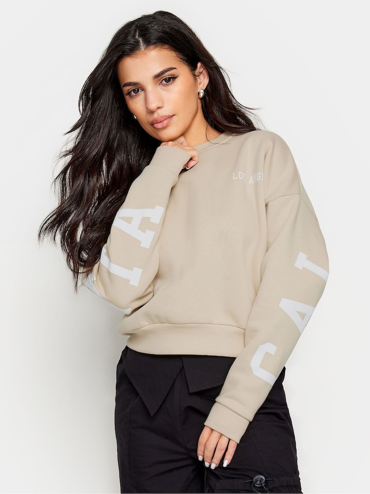 Steinbraun - Pixiegirl Petite California Cropped-Sweatshirt mit Schriftzug - Bild 1 von 4