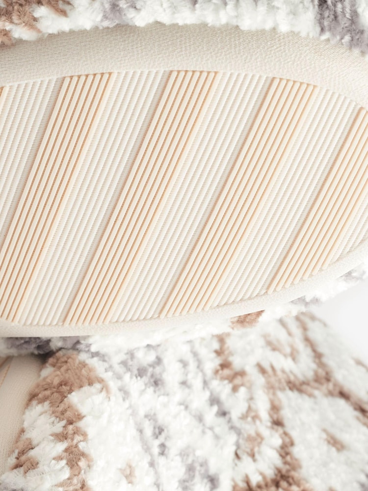 Cream Fairisle Pattern Cosy Slipper Boots - Image 7 of 7