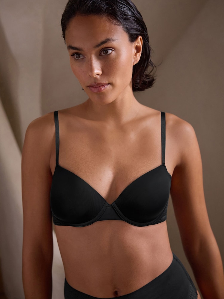 Schwarz - Microfibre & Lace Light Pad Ultimate Comfort Bra A-E - Image 1 of 8