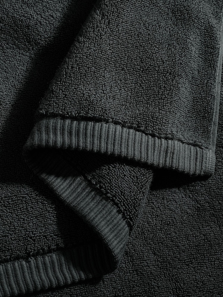 Black Luxury 100% Cotton Towel - Image 5 of 5 Black Luxury 100% Cotton Towel - Image 5 of 5