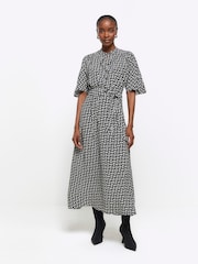 Schwarz - River Island Bedrucktes Hemdkleid mit Gürtel und Knopfleiste - Bild 1 von 6