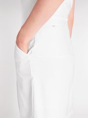Calvin Klein Golf Hackensack Pleated White Skorts - Image 4 of 9