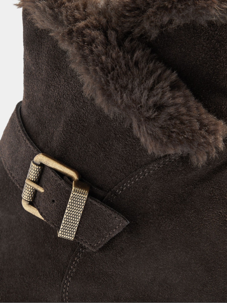 Evans Brown Wide Fit Round Faux Fur Leather Boots - Image 4 of 4 Evans Brown Wide Fit Round Faux Fur Leather Boots - Image 4 of 4