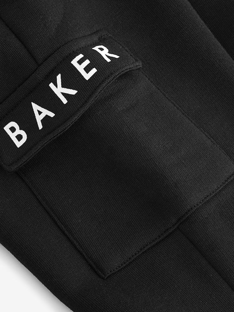 بناطيل رياضية كارجو من Baker By Ted Baker - صورة 10 من 10 بناطيل رياضية كارجو من Baker By Ted Baker - صورة 10 من 10