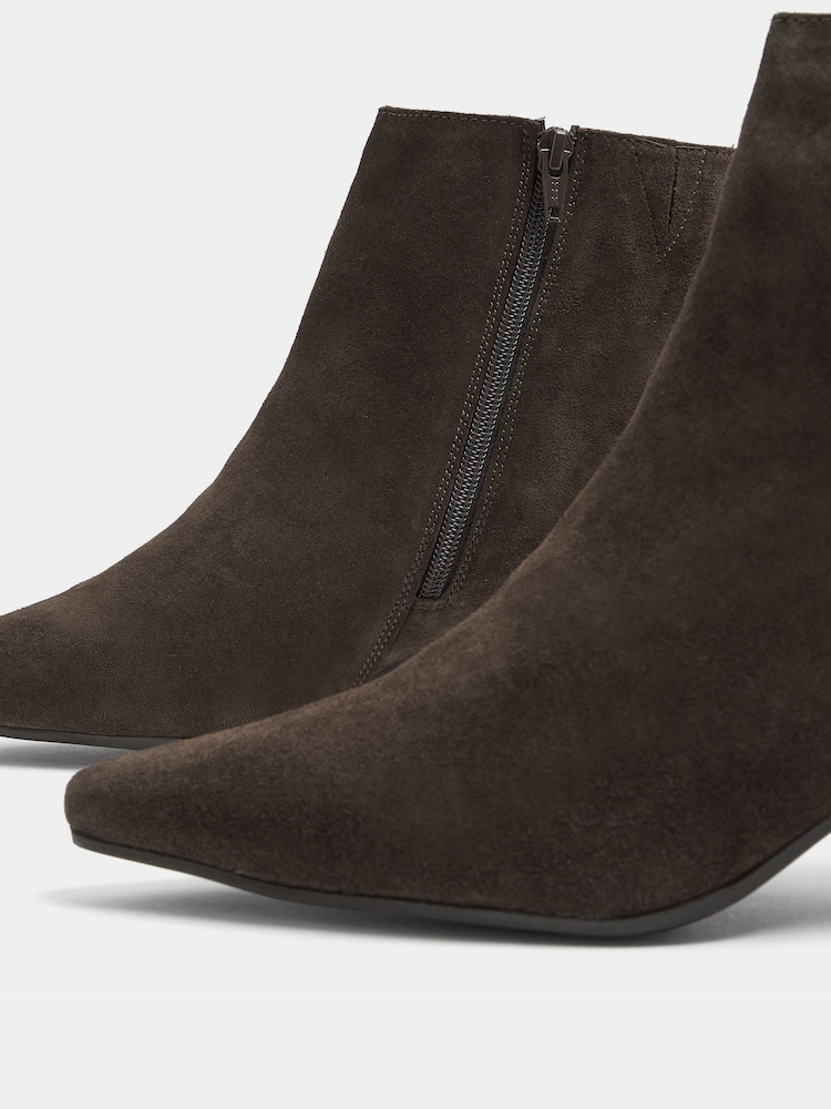 Evans Brown Extra Wide Fit Suede Kitten Heel Pointed Boots - Image 5 of 5 Evans Brown Extra Wide Fit Suede Kitten Heel Pointed Boots - Image 5 of 5