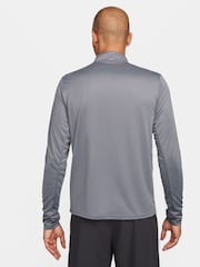 Серый - Топ для бега с короткой молнией Nike Dri-FIT Pacer - Изображение 2 из 5