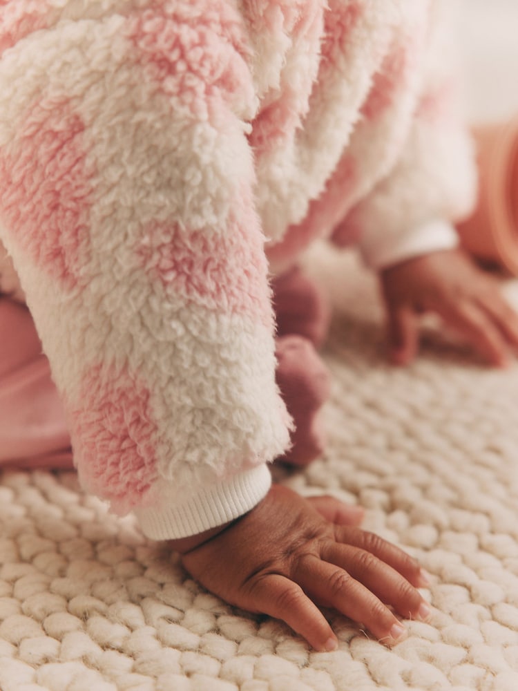 Rose/Blanc Cœur Bébé Imprimé - Ensemble confortable de 2 pièces en polaire et leggings bébé - Image 4 of 15