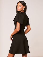 Lipsy Short Мини-платья с расклешенными рукавами - Image 2 of 4