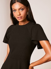 Lipsy Short Мини-платья с расклешенными рукавами - Image 4 of 4