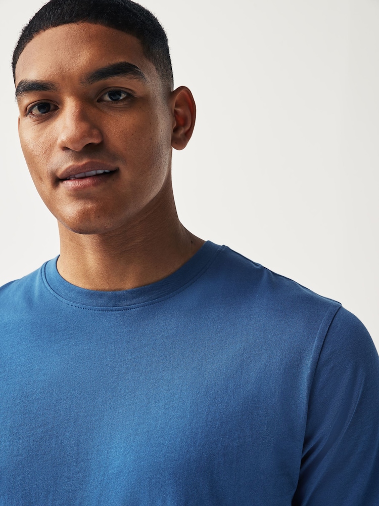 Leuchtend Blau - Essential Rundhals-T-Shirt aus Baumwolle - Bild 1 von 7 Leuchtend Blau - Essential Rundhals-T-Shirt aus Baumwolle - Bild 1 von 7