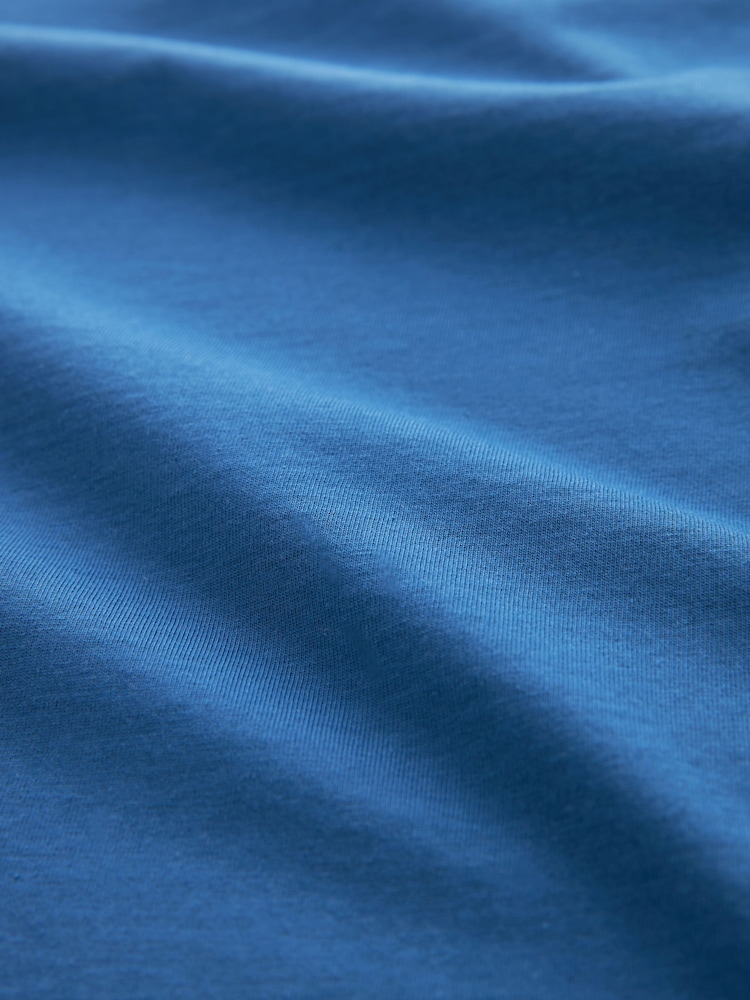 Leuchtend Blau - Essential Rundhals-T-Shirt aus Baumwolle - Bild 7 von 7 Leuchtend Blau - Essential Rundhals-T-Shirt aus Baumwolle - Bild 7 von 7