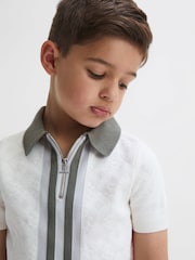 Reiss Ecru/Green London Junior Cotton Knitted Half-Zip Polo T-Shirt - Image 4 of 6