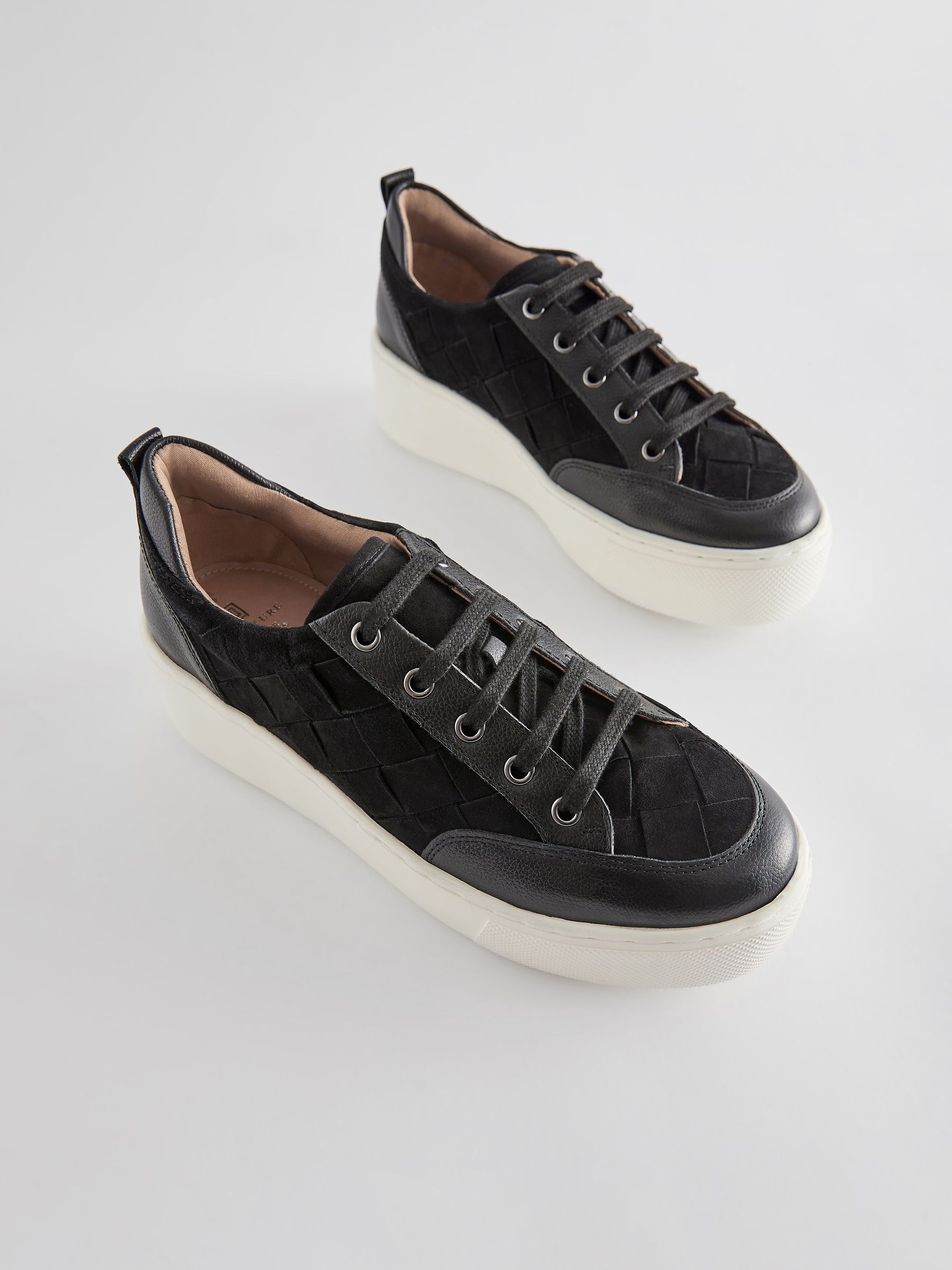 Next platform trainers store