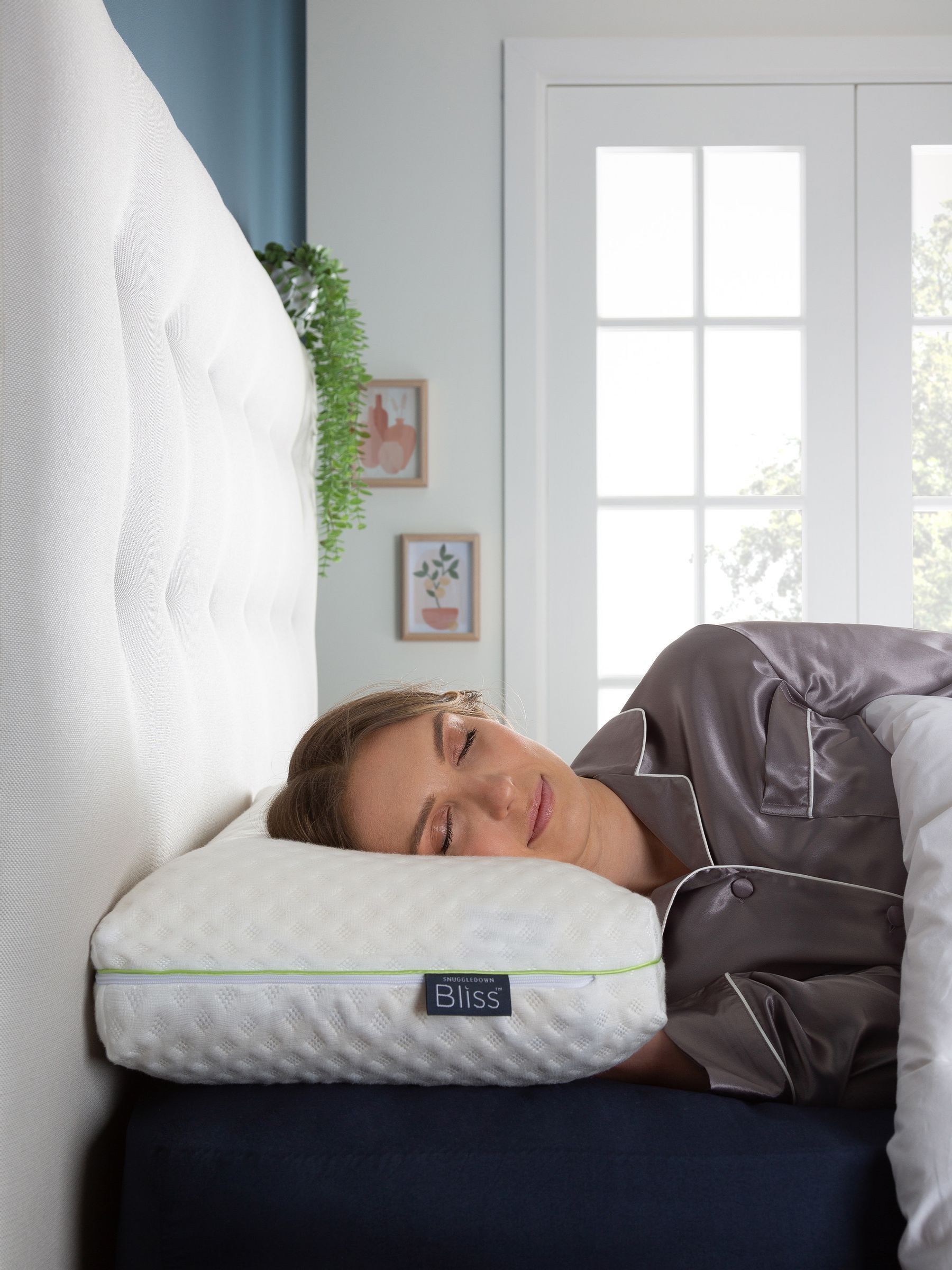 George White Snuggledown Bliss Memory Foam Pillow With Bamboo Cover - Image 7