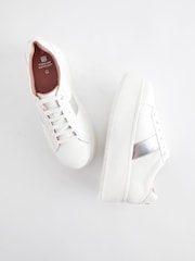 Bela - Forever Comfort® Patent Chunky na vezalke; z vezalkami Športni copati - Slika 2 iz 5