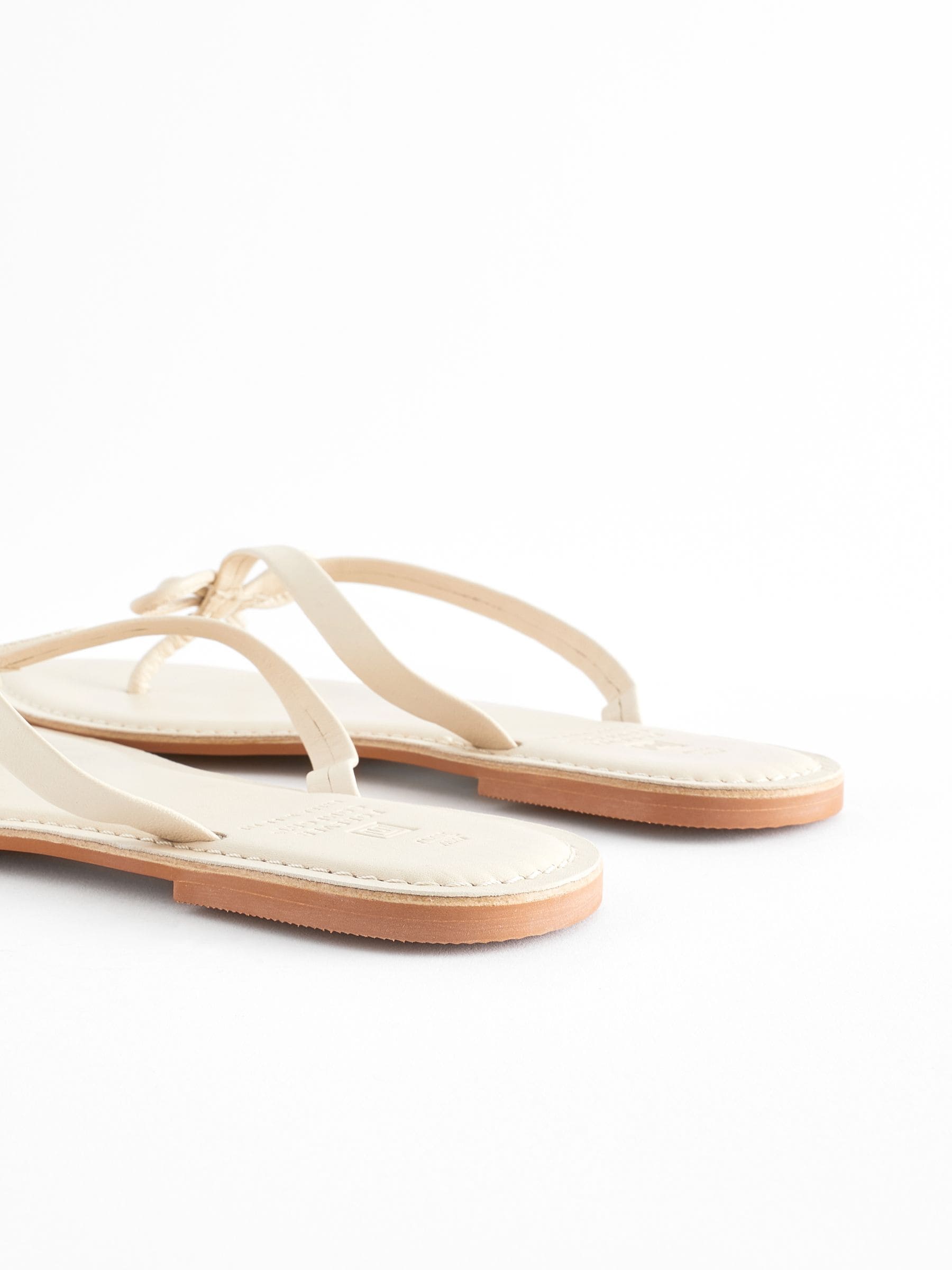 【人気急上昇】 Buy Detail Bow Comfort® Forever Fit Wide Extra White Bone 靴