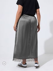 Yours Curve Grey Limited Long Satin Hem Skirt - Image 3 of 6