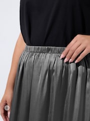 Yours Curve Grey Limited Long Satin Hem Skirt - Image 4 of 6