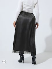 Yours Curve Black Limited Long Satin Hem Skirt - Image 4 of 7