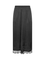 Yours Curve Black Limited Long Satin Hem Skirt - Image 6 of 7
