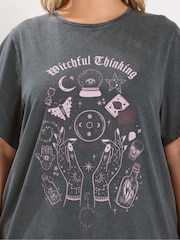 Yours Curve Placement Witchful -t-paita - Kuva 4 / 6