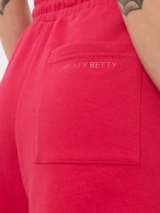 Sweaty Betty Red Revive Boxy Shorts - Image 5 of 6