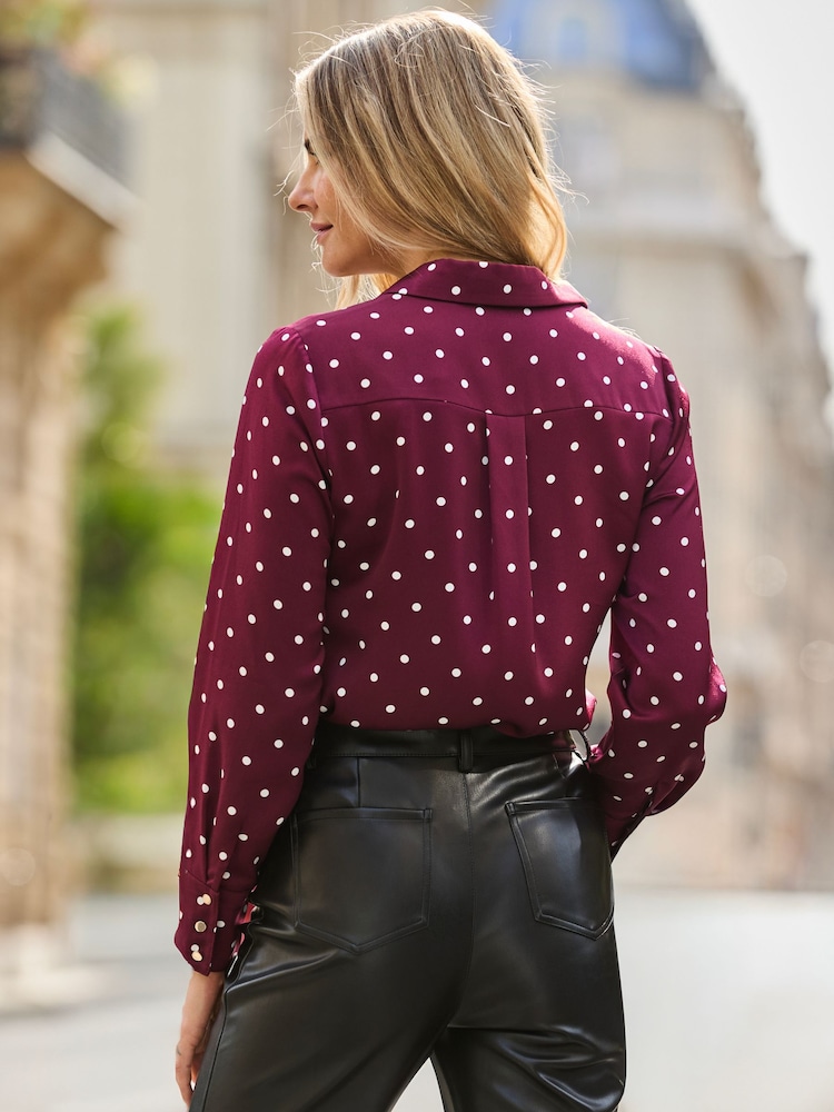 Sosandar Polka Dot Print Satin Shirt With Gold Buttons - תמונה 2 מתוך 5 Sosandar Polka Dot Print Satin Shirt With Gold Buttons - תמונה 2 מתוך 5