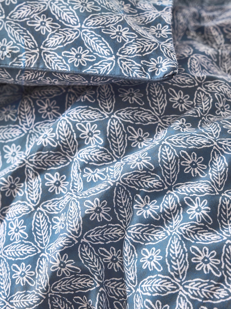 Nina Campbell Blue Kyoto 180 Thread Count Duvet Cover and Pillowcase Set - Image 4 of 4