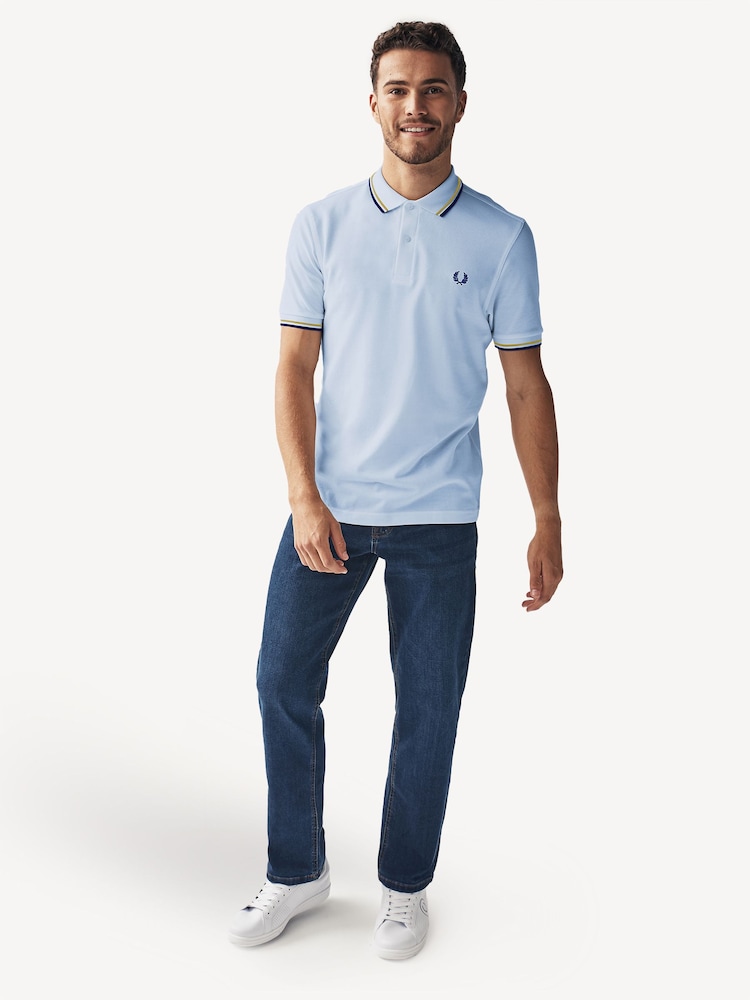 أزرق غائم/أصفر عسلي/أزرق كوبالت - قميص بولو بحافة مزدوجة من Fred Perry  - صورة 2 من 8