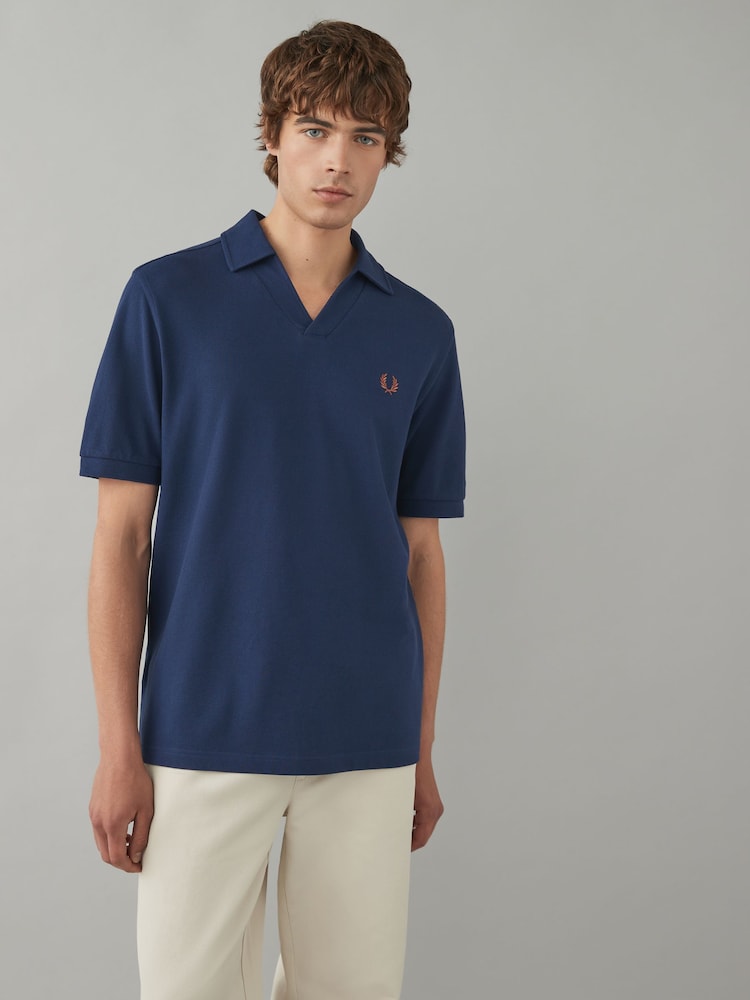 Fred Perry Relaxed Fit Trophy Collar 100% Cotton Polo Shirt - Image 1 of 6