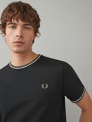 Fred Perry Twin Tipped Logo 100% Cotton T-Shirt - Image 4 of 6