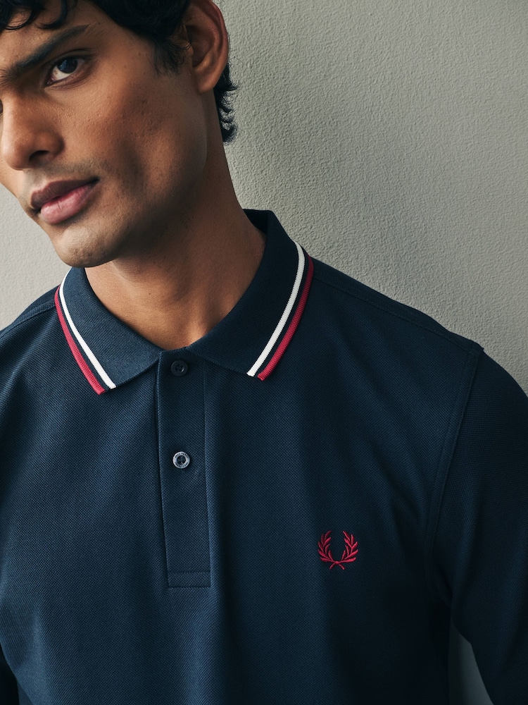 Marineblau/Weiß/Burnt Red - Fred Perry Langärmeliges Poloshirt mit doppelten Zierstreifen - Bild 4 von 4