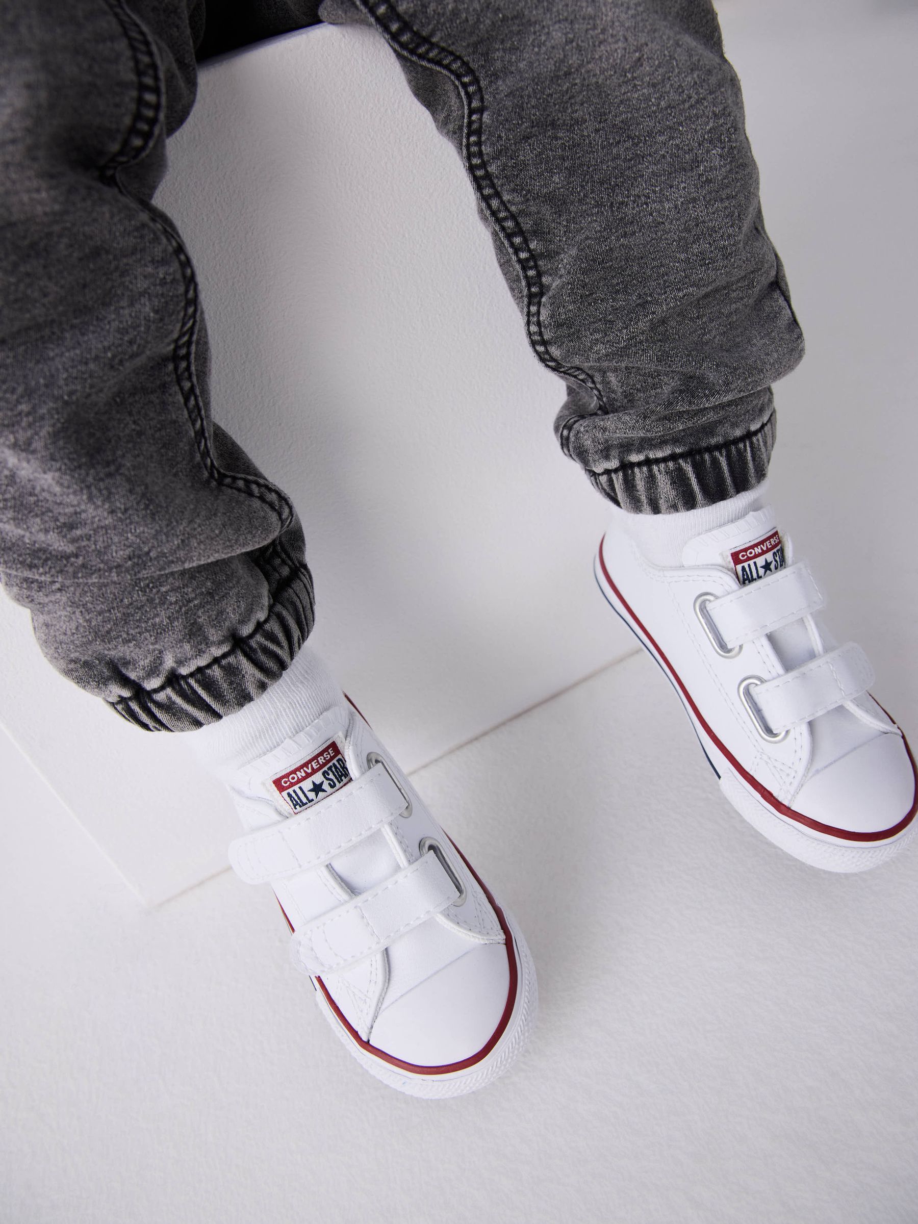 Infant all white converse hotsell