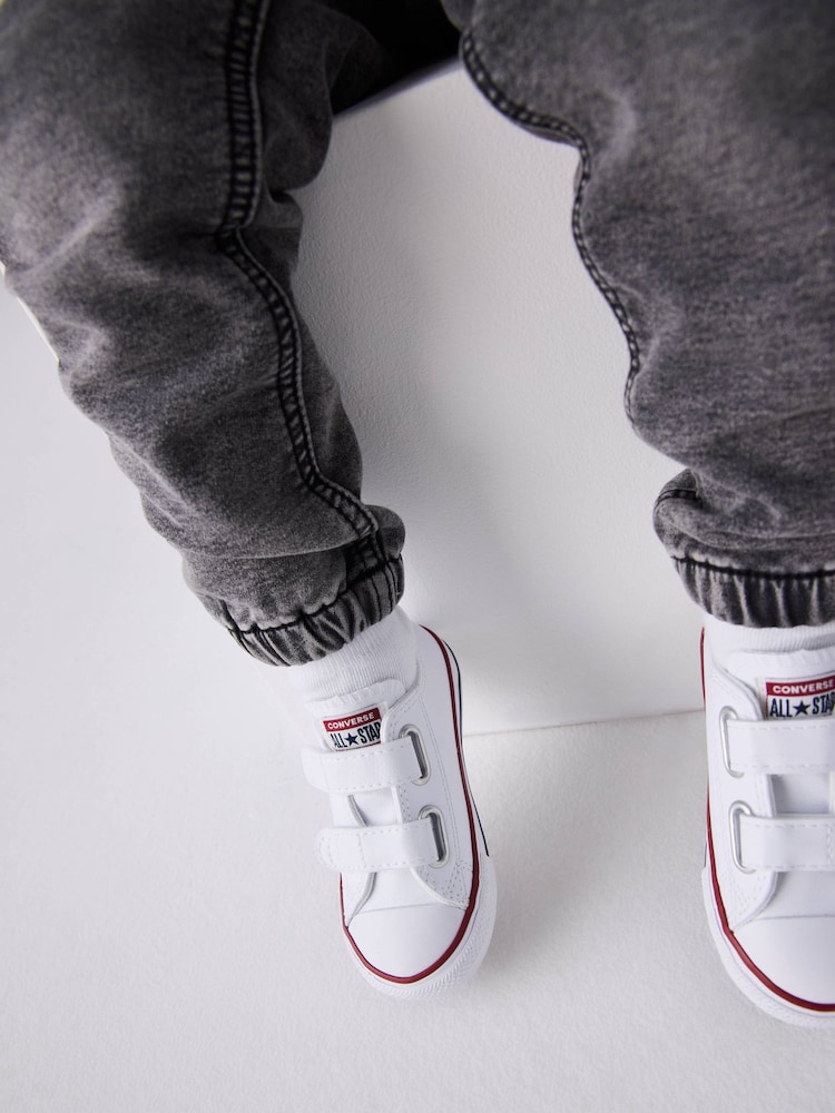 Converse White Chuck Ox 2V Infant Trainers - Image 2 of 9