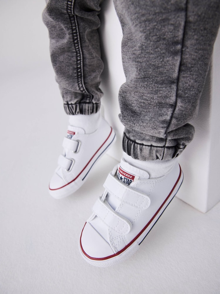 Converse White Chuck Ox 2V Infant Trainers - Image 3 of 9