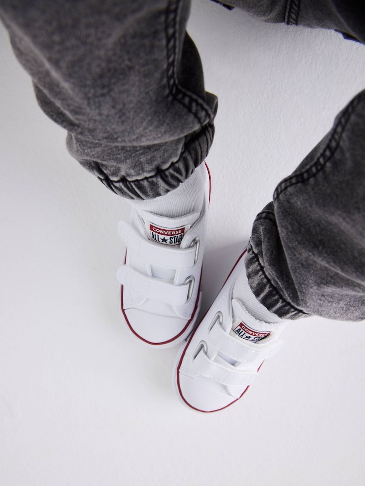Converse White Chuck Ox 2V Infant Trainers - Image 4 of 9