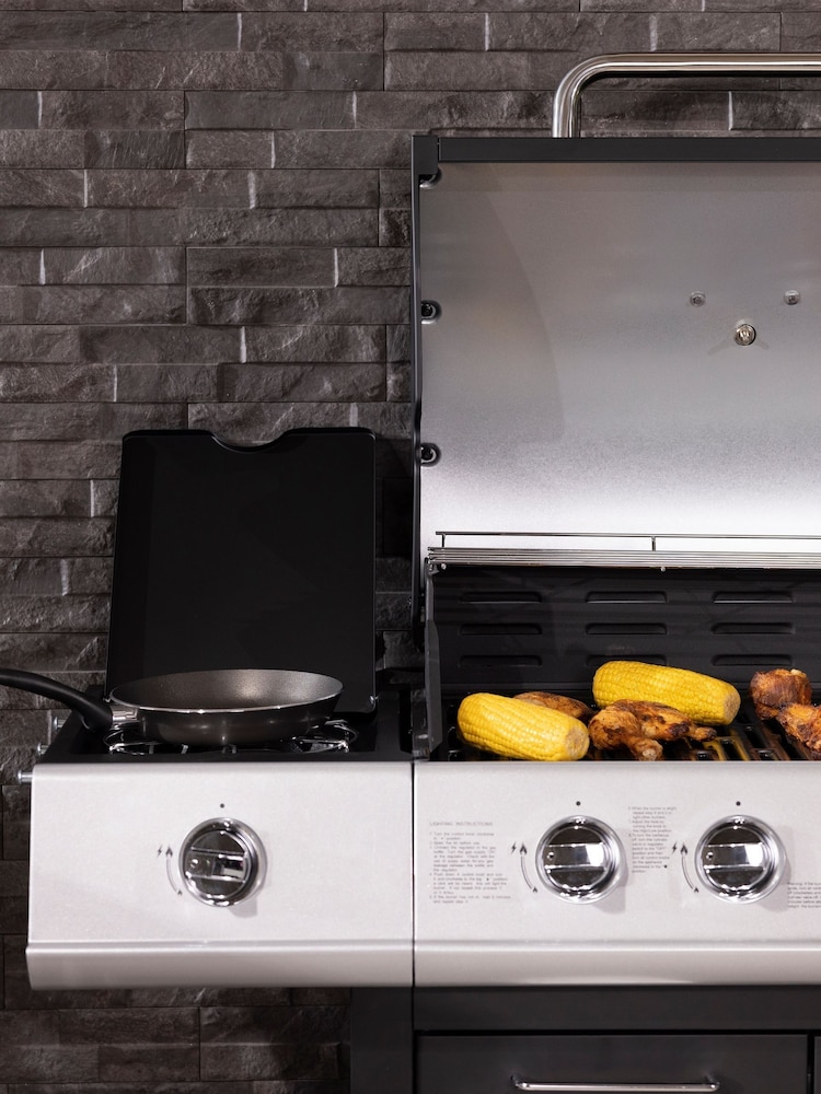 Charles Bentley Black 5 Burner Premium Gas BBQ - Image 2 of 6