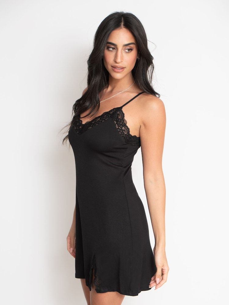 Negro - Camisón con sujeción oculta de punto y encaje con abertura Sofa Loves de Pour Moi - Imagen 2 de 4