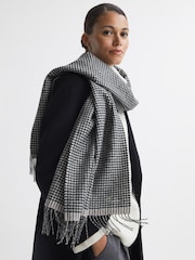 Reiss Black/White Victoria Wool Blend Dogtooth Embroidered Scarf - Image 2 of 5