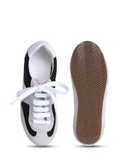Zapatillas deportivas Aria de piel con cordones de Off The Hook - Imagen 6 de 6
