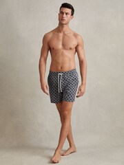 Reiss Navy/White Fraser Geometric Print Drawstring Swim Shorts - Image 3 of 6