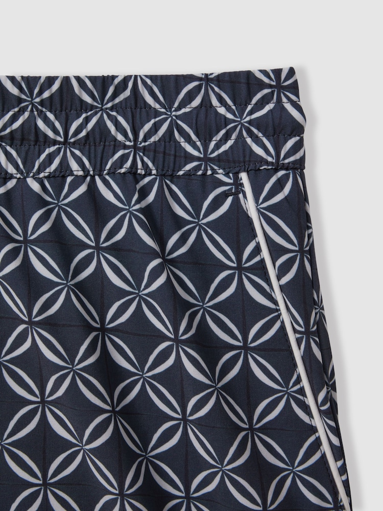 Reiss Navy/White Fraser Geometric Print Drawstring Swim Shorts - Image 6 of 6