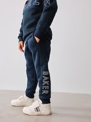 Baker By Ted Baker Marineblaues Set mit gestepptem Sweater und Jogginghose - Bild 7 von 11